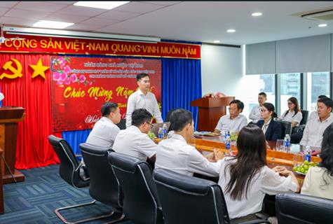 Chủ tịch Hội đồng thành viên Trần Trung Dũng đến thăm, chúc Tết  và triển khai nhiệm vụ năm 2026 tại Công ty TNHH MTV Quản lý tài sản của các tổ chức tín dụng Việt Nam – Chi nhánh Hồ Chí Minh.